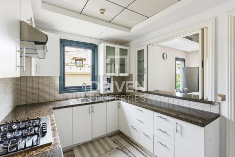 Villa de 3 chambres à Mirdif, UAE No. 202220 3