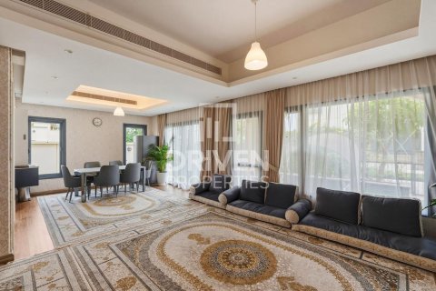 Villa de 3 chambres à Mirdif, UAE No. 202220 5