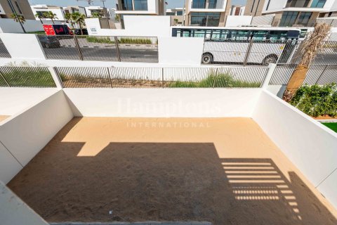 Villa de 4 dormitorios No. 118504 7