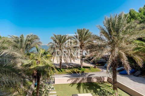 Villa de 4 chambres à Palm Jumeirah, UAE No. 138341 25