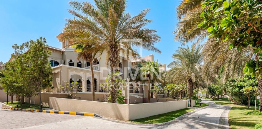 Villa de 4 chambres à Palm Jumeirah, UAE No. 138341
