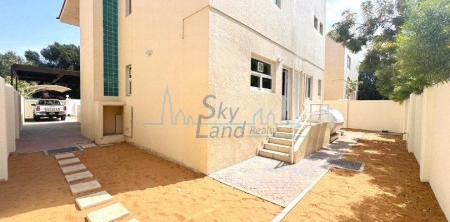3 bedrooms Villa in Umm Suqeim, UAE No. 55743