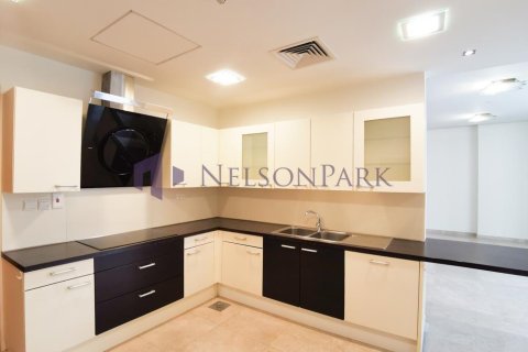 3 bedrooms Apartment in Doha, Qatar No. 57816 5