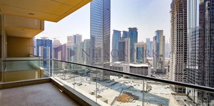 3 bedrooms Apartment in Doha, Qatar No. 57816