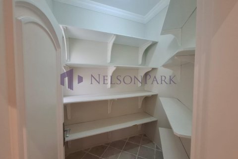 6 bedrooms Villa in Doha, Qatar No. 57817 25