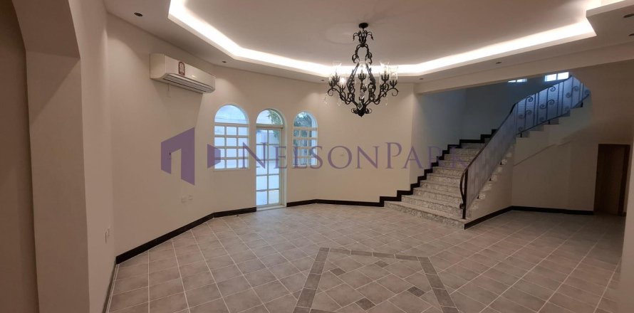 6 bedrooms Villa in Doha, Qatar No. 57817