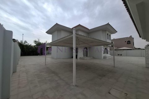 6 bedrooms Villa in Doha, Qatar No. 57817 10