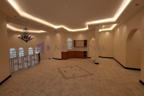 6 bedrooms Villa in Doha, Qatar No. 57817 24