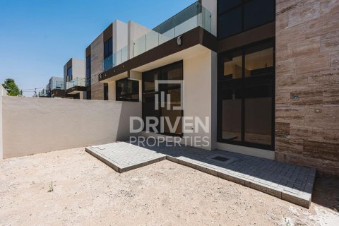 Townhouse de 4 dormitorios en District 11, UAE No. 190048 21