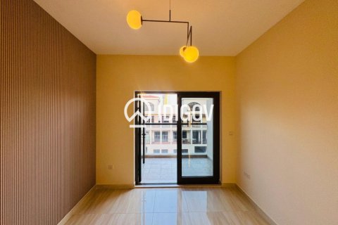 2 bedrooms Apartment in District 11, UAE No. 184688 3