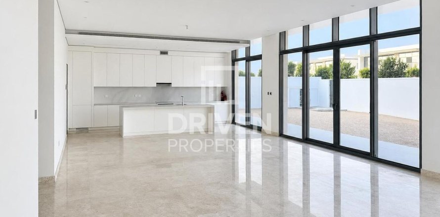 Villa de 5 chambres à District 11, UAE No. 209942