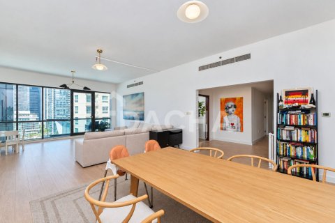 Apartment de 3 dormitorios en Dubai Marina, UAE No. 210339 4