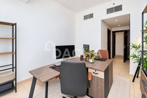 Apartment de 2 dormitorios en Silverene, UAE No. 210334 17