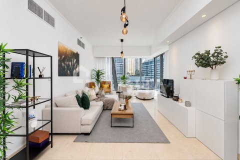 Apartment de 2 dormitorios en Silverene, UAE No. 210334 4