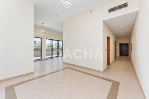 Apartment de 2 dormitorios en Golf Towers, UAE No. 210340 4