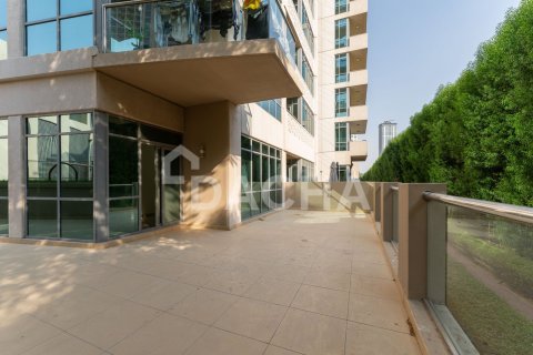 Apartment de 2 dormitorios en Golf Towers, UAE No. 210340 23
