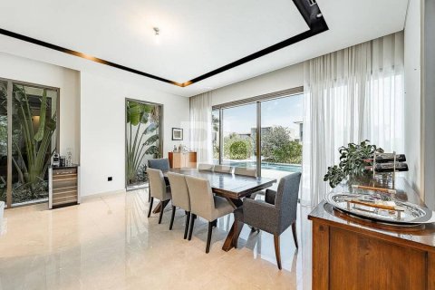 Villa de 4 dormitorios  No. 114469 2
