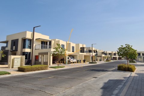 Villa de 4 dormitorios en Dubai Hills Estate, UAE No. 150267