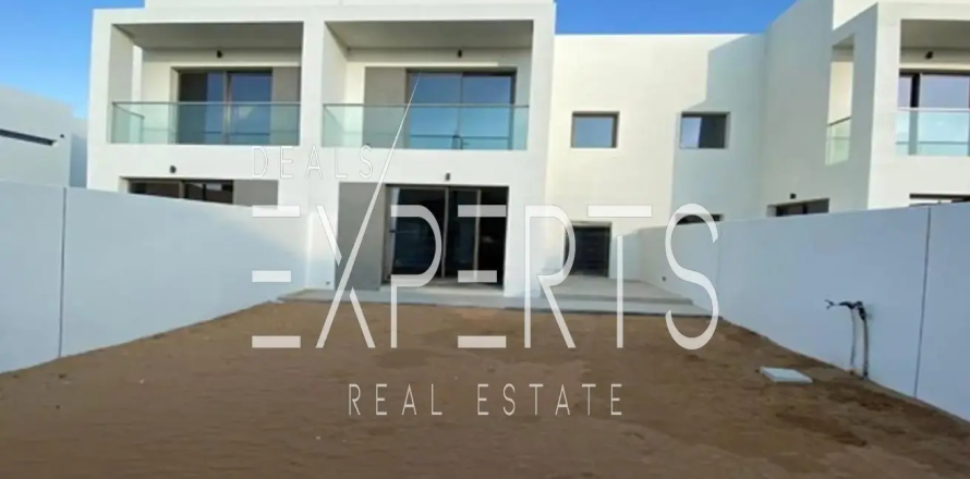 3 غرف نوم منزل ذو طابقين  رقم 124643