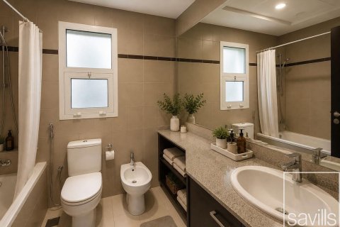 Appartement de 3 chambres à Remraam, UAE No. 201098 12