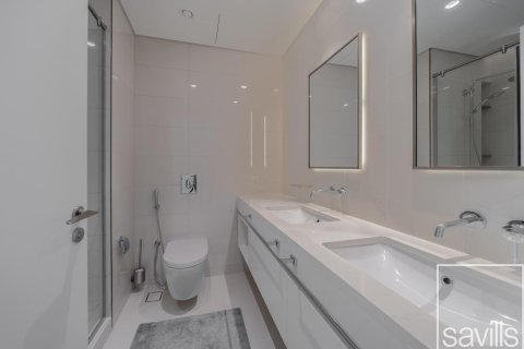 Квартира с 2 спальнями в EMAAR Beachfront, ОАЭ №136507 24