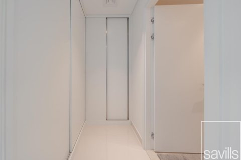 Квартира с 2 спальнями в EMAAR Beachfront, ОАЭ №136507 23