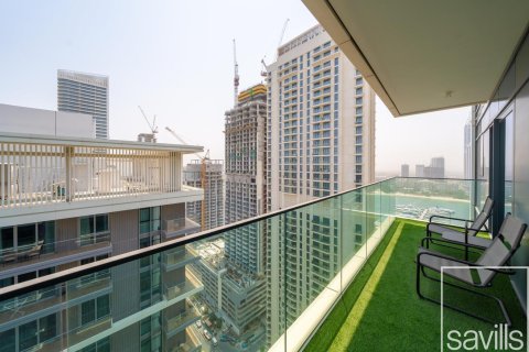 Квартира с 2 спальнями в EMAAR Beachfront, ОАЭ №136507 13