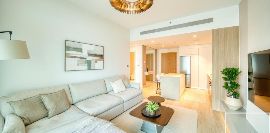 Квартира с 1 спальней в EMAAR Beachfront, ОАЭ №136506