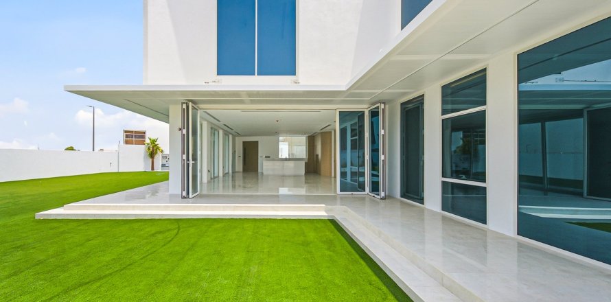 4 bedrooms Villa in Dubai, UAE No. 199700