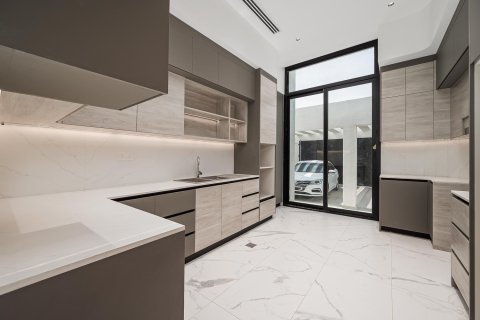 5 bedrooms Villa in Dubai, UAE No. 199701 16