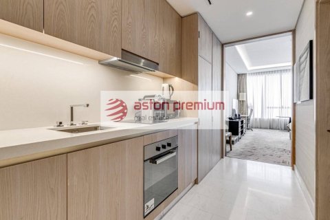 Studio Apartment in The Palm Tower, UAE No. 198966 11