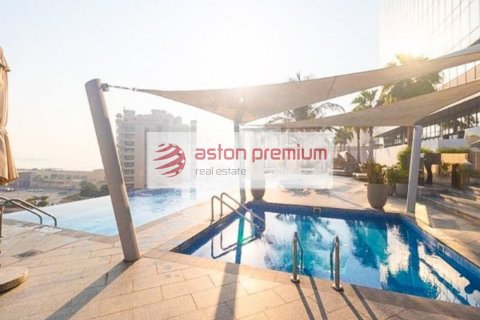 Studio Apartment in The Palm Tower, UAE No. 198971 4