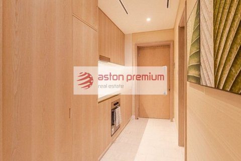 Studio Apartment in The Palm Tower, UAE No. 198971 10