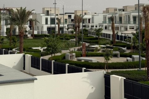 Вилла с 4 спальнями в Arabian Ranches 3, ОАЭ №146387