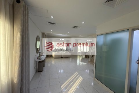 Villa de 4 dormitorios en Jumeirah Village Circle, UAE No. 188356 10