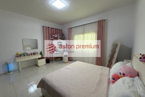 Villa de 4 dormitorios en Jumeirah Village Circle, UAE No. 188356 9