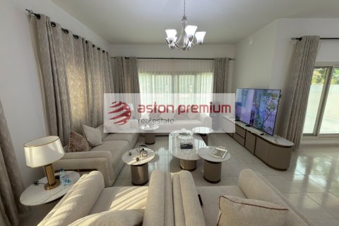 Villa de 4 dormitorios en Jumeirah Village Circle, UAE No. 188356 4