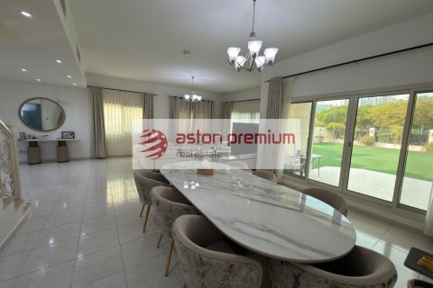 Villa de 4 dormitorios en Jumeirah Village Circle, UAE No. 188356 5