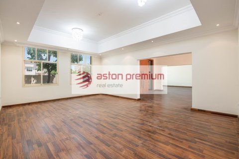 5 bedrooms Villa in Al Barsha 2, UAE No. 188357 6