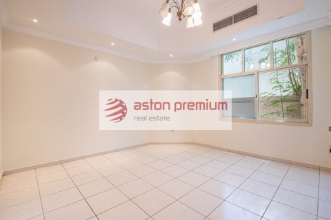 5 bedrooms Villa in Al Barsha 2, UAE No. 188357 11