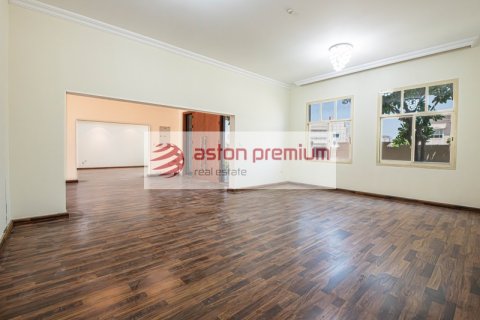 5 bedrooms Villa in Al Barsha 2, UAE No. 188357 20