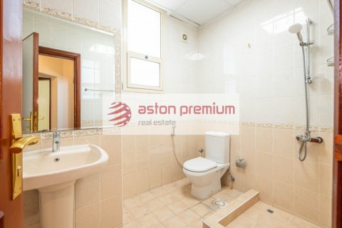 5 bedrooms Villa in Al Barsha 2, UAE No. 188357 18