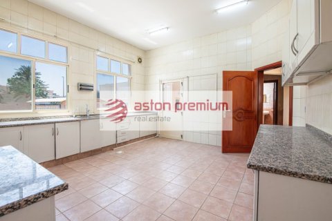 5 bedrooms Villa in Al Barsha 2, UAE No. 188357 12