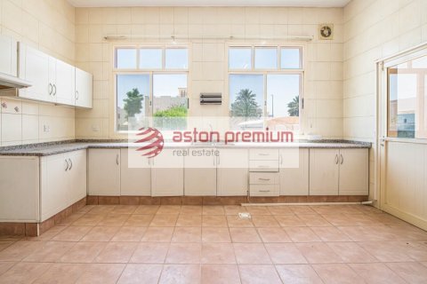 5 bedrooms Villa in Al Barsha 2, UAE No. 188357 10