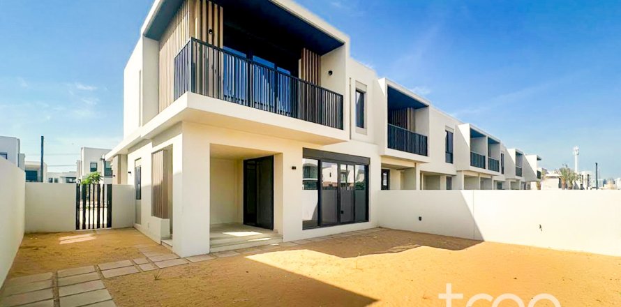 4 bedrooms Townhouse in Dubai, UAE No. 188114