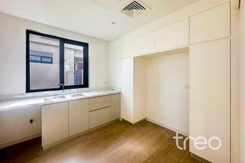 4 bedrooms Townhouse in Dubai, UAE No. 188114 6