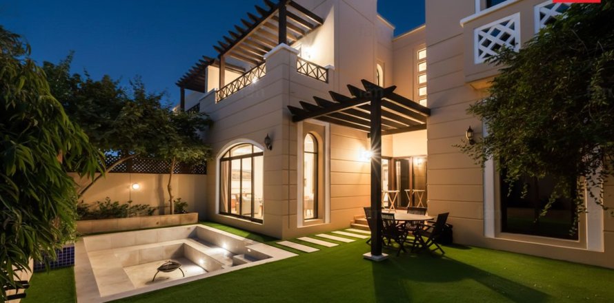 Таунхаус с 4 спальнями №126589