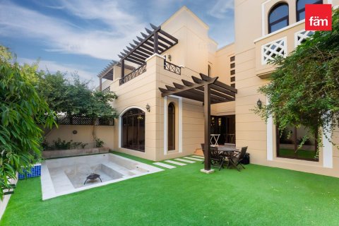 Townhouse de 4 dormitorios en Dubai, UAE No. 126589