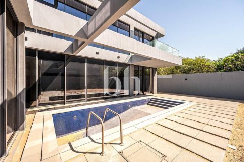 Villa de 5 dormitorios No. 113323 25