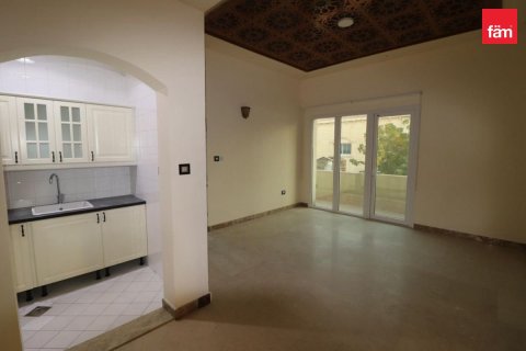 6 bedrooms Villa in Al Barsha, UAE No. 210871 8